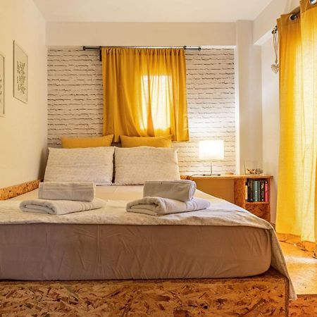 Downtown Central Suite With Private Parking Kalamata Esterno foto