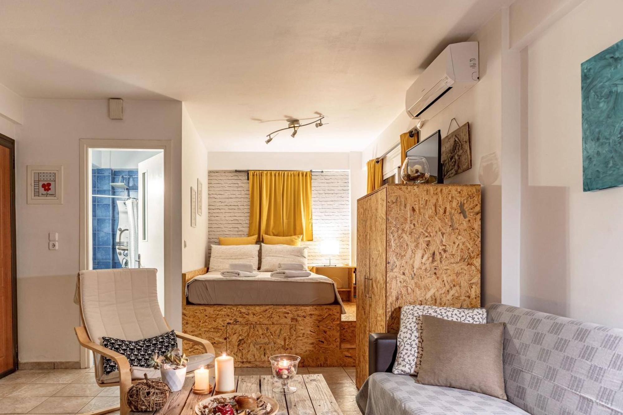 Downtown Central Suite With Private Parking Kalamata Esterno foto